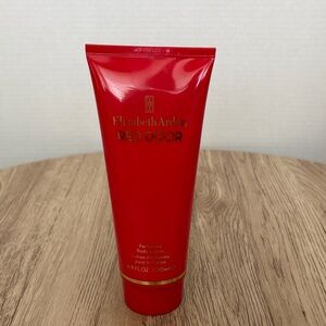Elizabeth Arden Red Door Body Lotion in Vibrant Red
6.8 Fl Oz